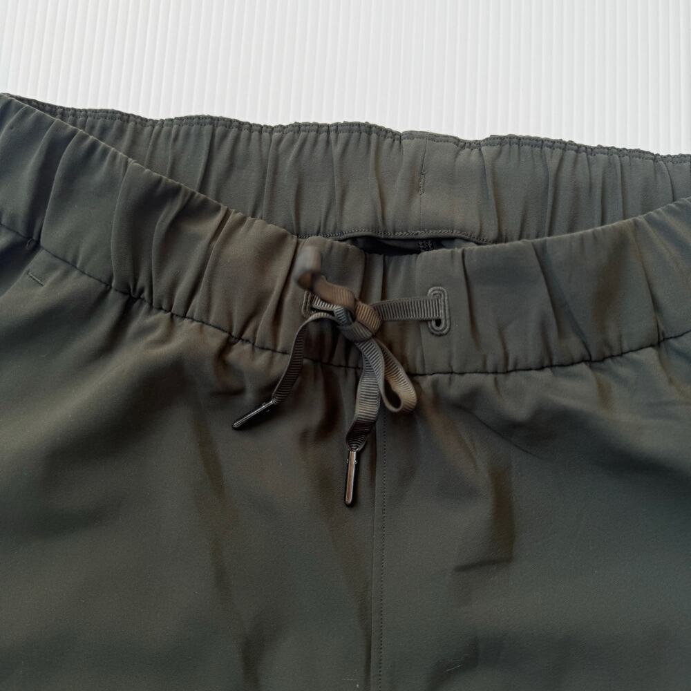 Lululemon On The Fly Pant Women's 6 Green 7/8 Jogger Gorpcore Travel Athleisure - Picture 13 of 16